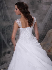 Embriodery Straps Square Neck Wedding Dress For Bride Wear Low Price